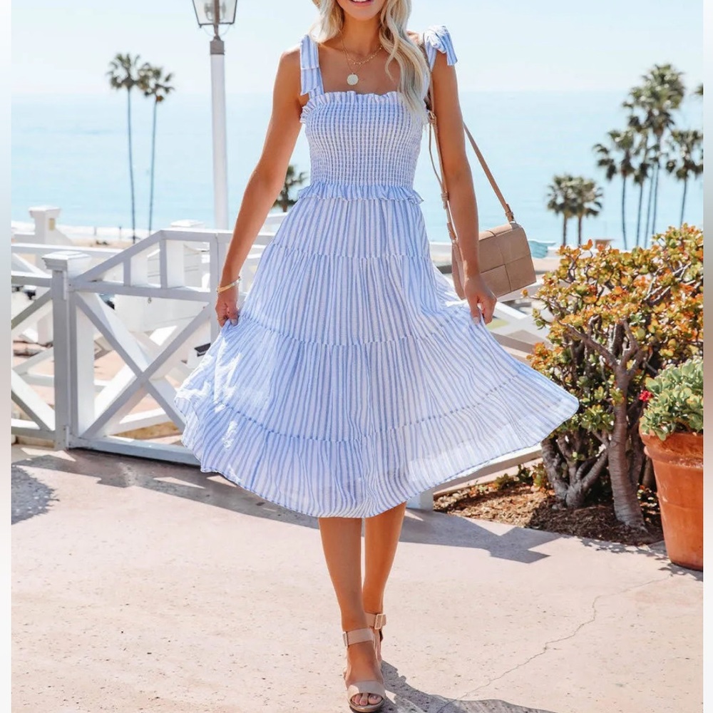 VICI tie strap, smocked style beach maxi dress blue & white stripped dress XS